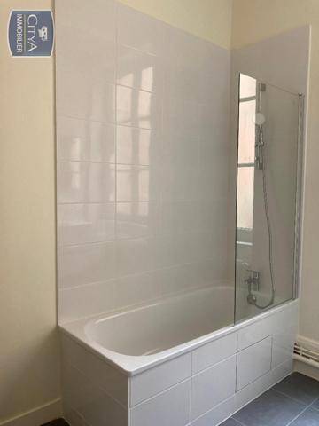 Appartement à louer 4 pièces 102.34m²