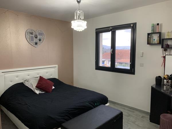 Morestel (38510) MORESTEL, MAISON 150 m² 6 PIECES AVEC PISCINE ET GARAGE DOUBLE