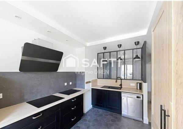 maison familiale , comprenant 7 pièces ave cuisine un salon séjour climatisé ,5 chambres dont une suite parentale avec 1 salle d'eau et une salle de bain ,un jardin avec une terrasse et une piscine