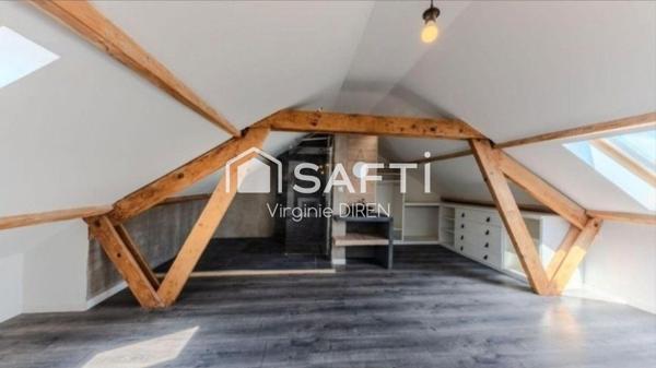 maison familiale , comprenant 7 pièces ave cuisine un salon séjour climatisé ,5 chambres dont une suite parentale avec 1 salle d'eau et une salle de bain ,un jardin avec une terrasse et une piscine