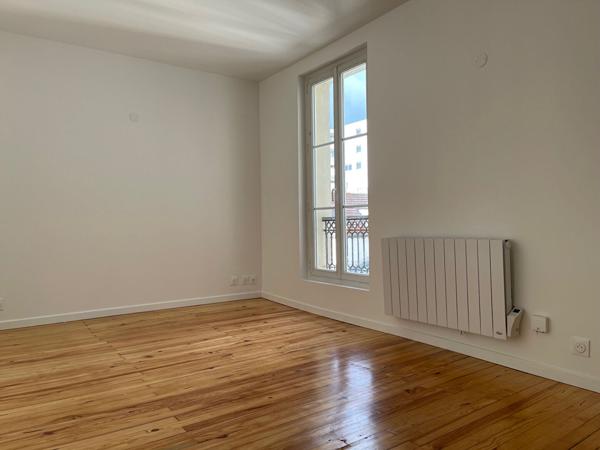 Faubourg Saint -Antoine studio 22 m² métro Faidherbe Chaligny ou Reuilly Diderot...