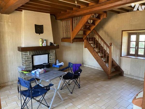 EN AVANT - PREMIERE Proche VASSY LONGERE EN PIERRES à rénover avec terrain