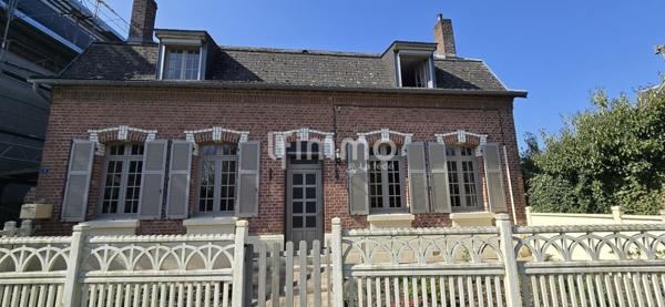 Maison de caractère, au village