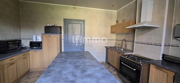 Maison de caractère, au village