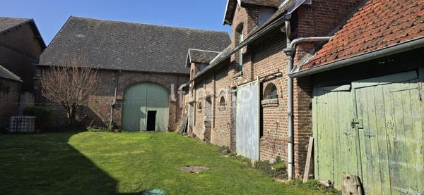 Maison de caractère, au village