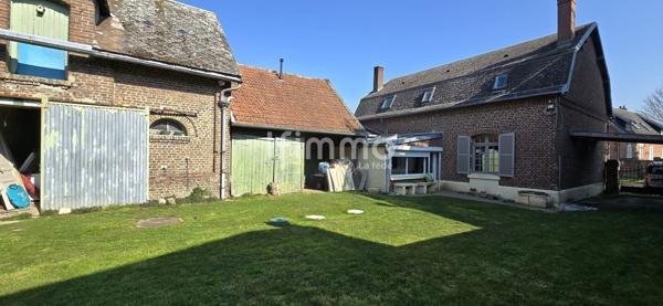 Maison de caractère, au village