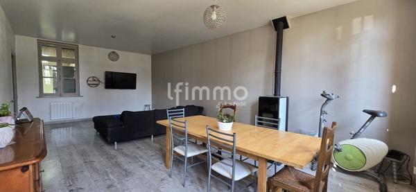 Maison de caractère, au village