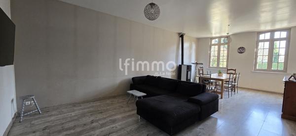 Maison de caractère, au village