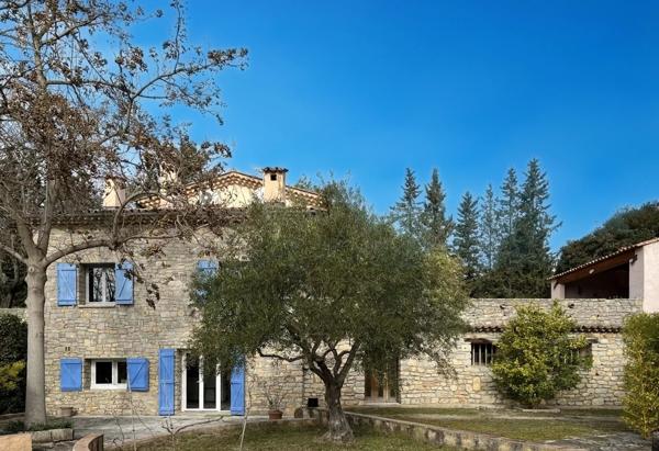 Lorgues – Superbe mas rénové avec piscine et vue dégagée