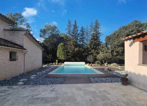 Lorgues – Superbe mas rénové avec piscine et vue dégagée
