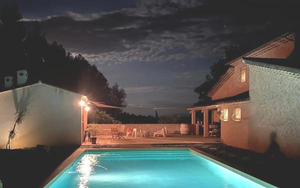 Lorgues – Superbe mas rénové avec piscine et vue dégagée