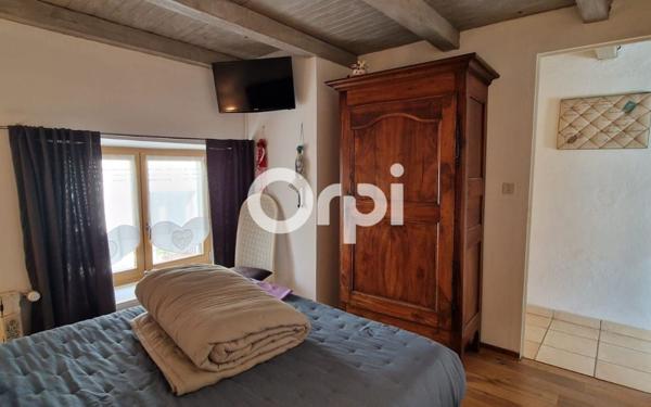 Maison à vendre    5 pièces •  Lagorce