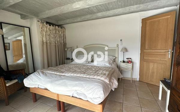 Maison à vendre    5 pièces •  Lagorce