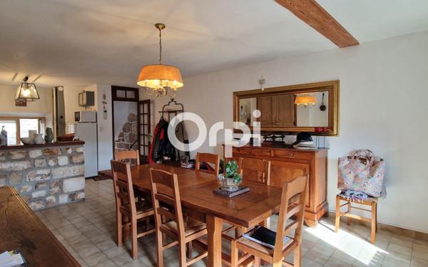 Maison à vendre    5 pièces •  Lagorce