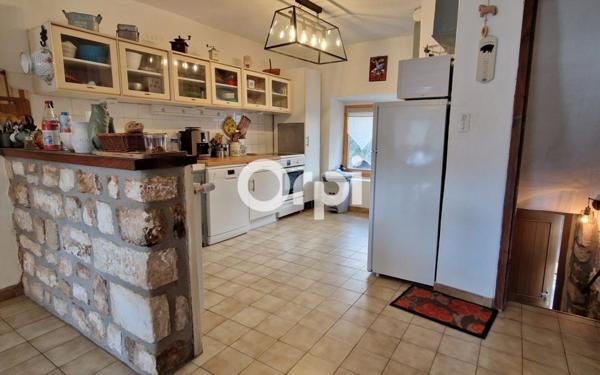 Maison à vendre    5 pièces •  Lagorce