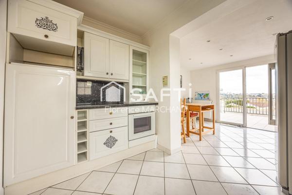 BELLE MAISON FAMILIALE  5 CH JARDIN CARPORT CAVE