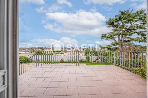 BELLE MAISON FAMILIALE  5 CH JARDIN CARPORT CAVE