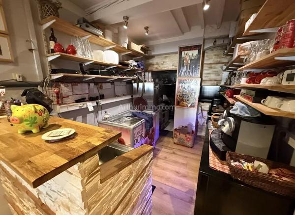 Vente                                                      Fonds de commerce
                        
                     3 pièces                      52 m2                     à Clermont-l'Hérault