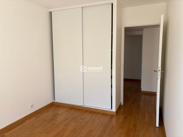 Location Appartement 5 pièces 93.3 m² - Levallois-perret 92300