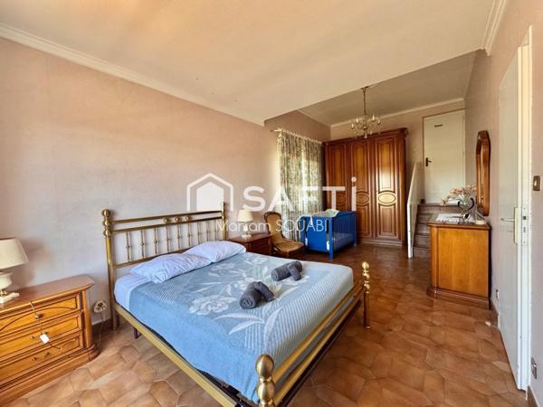 Villa 222m2 , parcelle 1800m2 vue imprenable