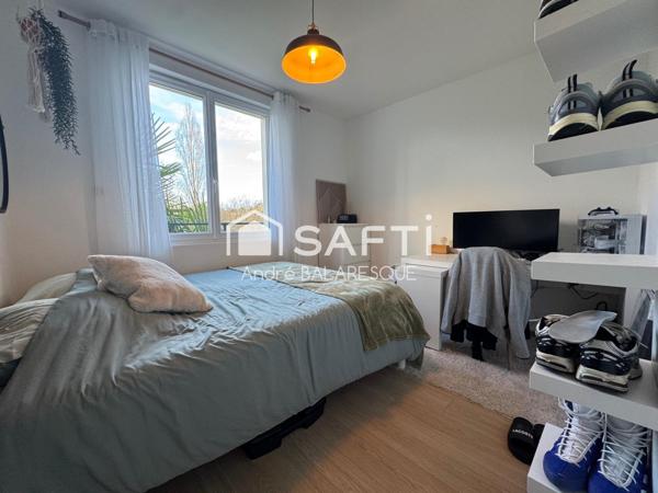 Vue dégagée, grand garage