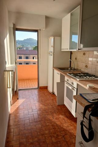 VALLAURIS Deux pièces avec cave et parking