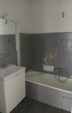 VALLAURIS Deux pièces avec cave et parking