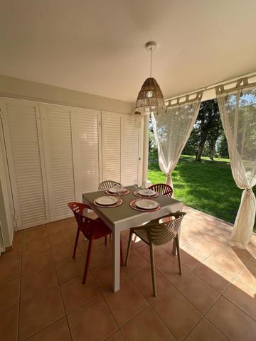 A VENDRE - STUDIO D'EXCEPTION EN REZ DE JARDIN – BORD DE MER SAINTE ANNE