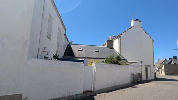 À VENDRE – ÉTEL – Immeuble avec potentiel commercial et résidentiel