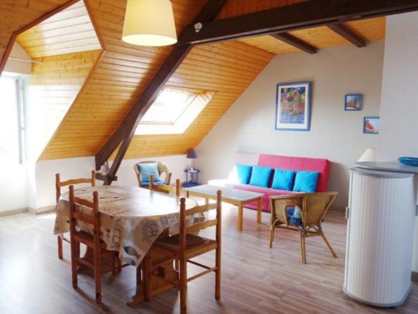 À VENDRE – ÉTEL – Immeuble avec potentiel commercial et résidentiel