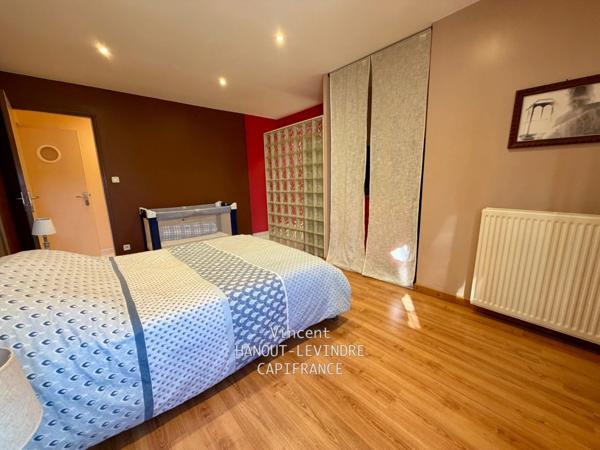 Maison à vendre 10 pièces TIERCE (49)