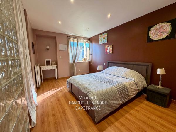 Maison à vendre 10 pièces TIERCE (49)