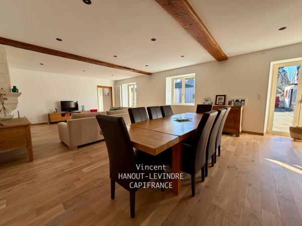 Maison à vendre 10 pièces TIERCE (49)