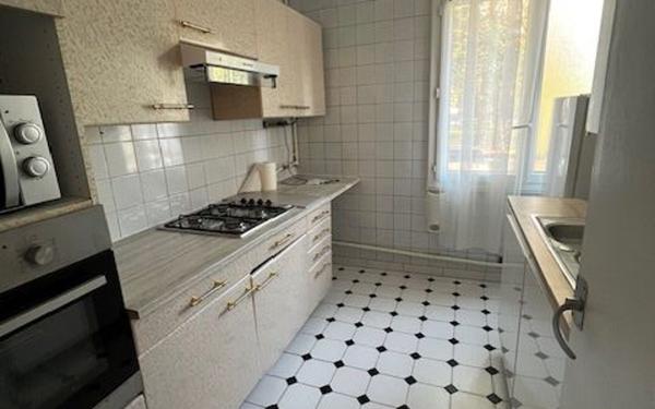 Appartement à louer    3 pièces • 49,03 m2 Clichy-sous-Bois