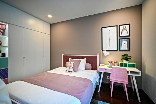 PUTEAUX 92800 au DERNIER ETAGE - Roof top en Duplex de 118 m² Carrez avec terrasse 56 m² dans une petite copropriété d’exception.T5 avec 4 chambres, cave ,2 parking en sous-sol.