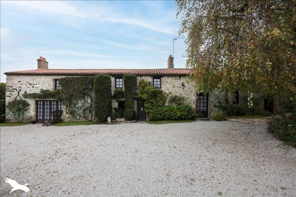 Maison à vendre |  Les Lucs-sur-Boulogne |  6 pièces | 195 m²