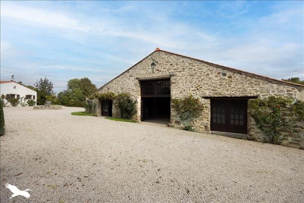 Maison à vendre |  Les Lucs-sur-Boulogne |  6 pièces | 195 m²