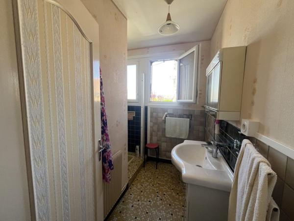 Maison à vendre 143 640 € Montpon-Ménestérol 4 p 68 m² DPE D