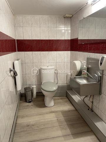 Local commercial de 200 m²