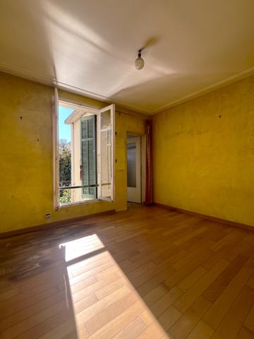 Cagnes-sur-Mer (06800) MAISON AVEC JARDIN A DEUX PAS DE LA MER