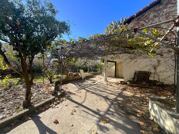 Cagnes-sur-Mer (06800) MAISON AVEC JARDIN A DEUX PAS DE LA MER