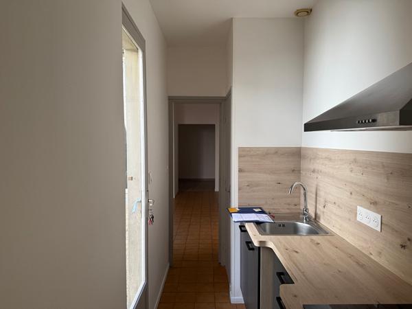 CARCASSONNE : appartement 1 pièce (28 m²) en location