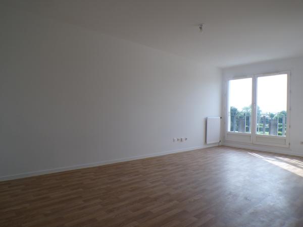 SAINT PIERRE DU PERRAY CENTRE VILLE