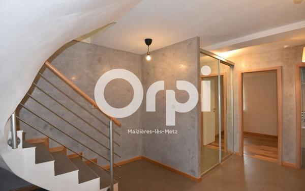 Appartement à louer    3 pièces • 120,84 m2 Richemont