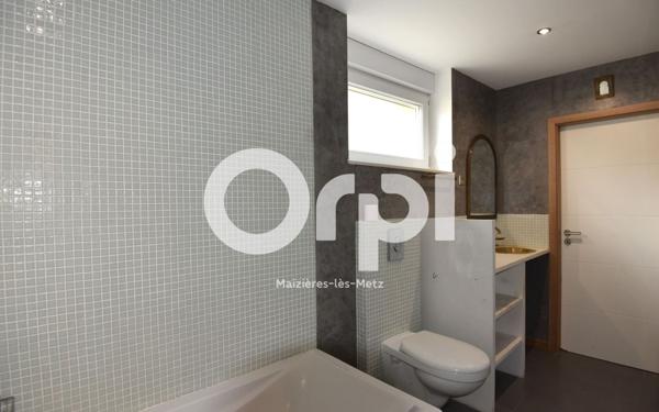 Appartement à louer    3 pièces • 120,84 m2 Richemont