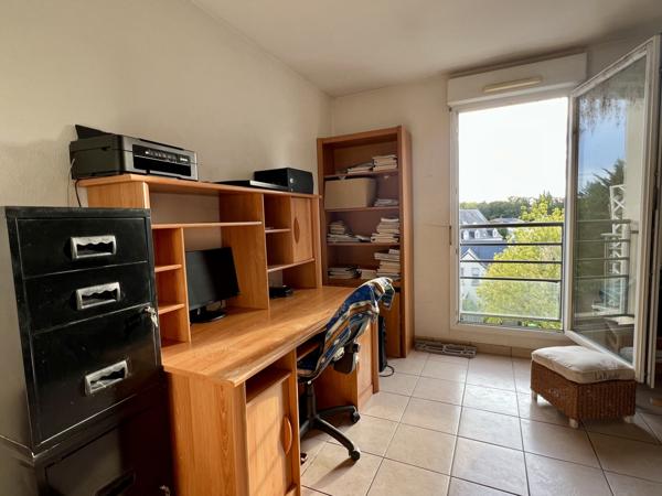 Joué-lès-Tours (37300) À Joué-Lès-Tours (37), appartement avec balcon à vendre