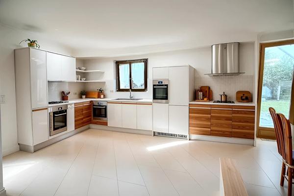 Maison familiale éco-performante avec jardin et confort moderne à Collégien