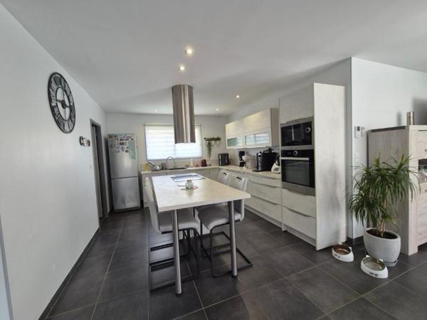 A RIVIERE, A VENDRE MAISON 3 CH + PISCINE