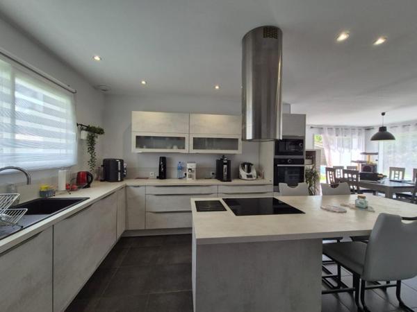 A RIVIERE, A VENDRE MAISON 3 CH + PISCINE