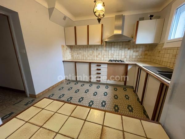 Maison 260 m2 avec garage dépendance et Jardin